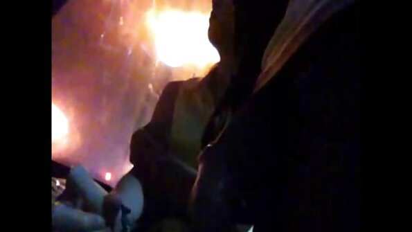 Irina Vega imes pikka riista ja keppis tulihingelise naastuga.