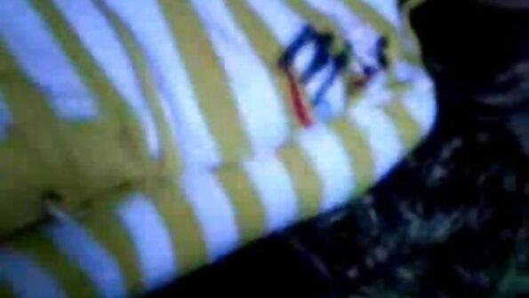 Anaalse orgasmi video hiiglasliku dildoga.