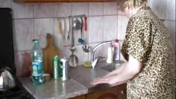 Alex broneeris koju massaaži terapeudi ja ta lõpetas pärast kuradimist kiisu.