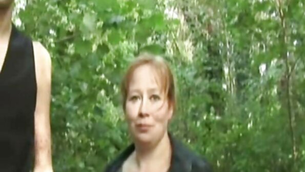 Blond roosa sukkpüksid saab cum tema nägu.